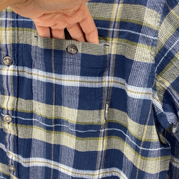 Eddie Bauer classic fit gauze like plaid button - Picture 4 of 6